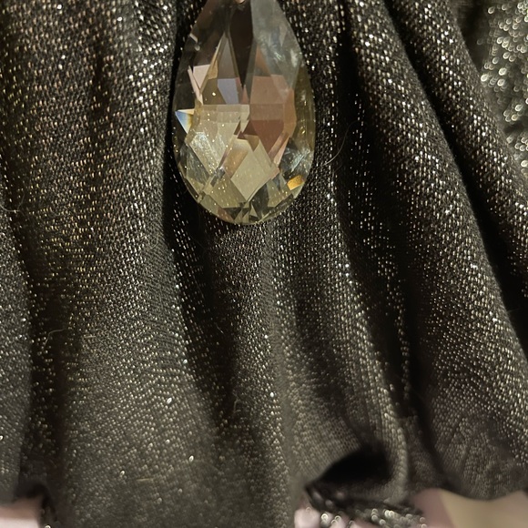 Beautiful 🤩 long necklace with an exquisite smokey-black pendant. - Picture 3 of 3